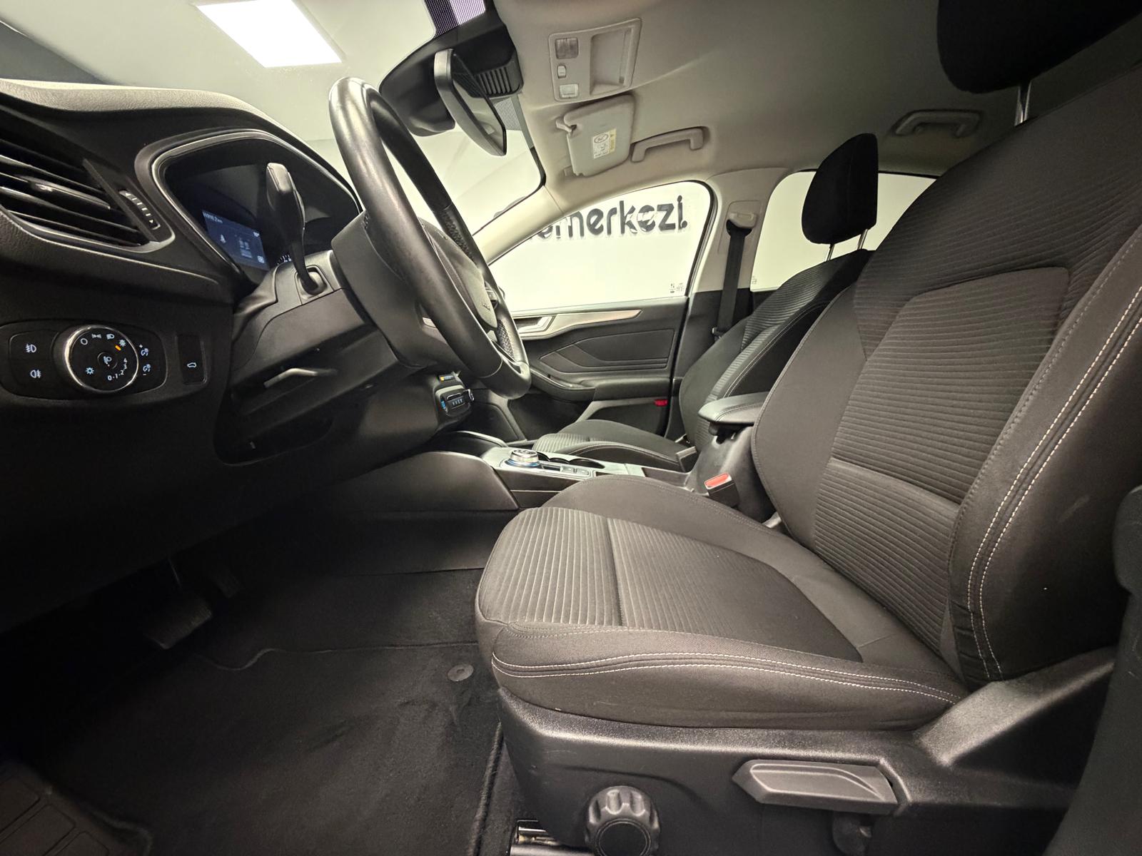 FORD FOCUS 9